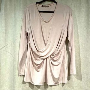 Jennifer Lopez Iridescent pink top